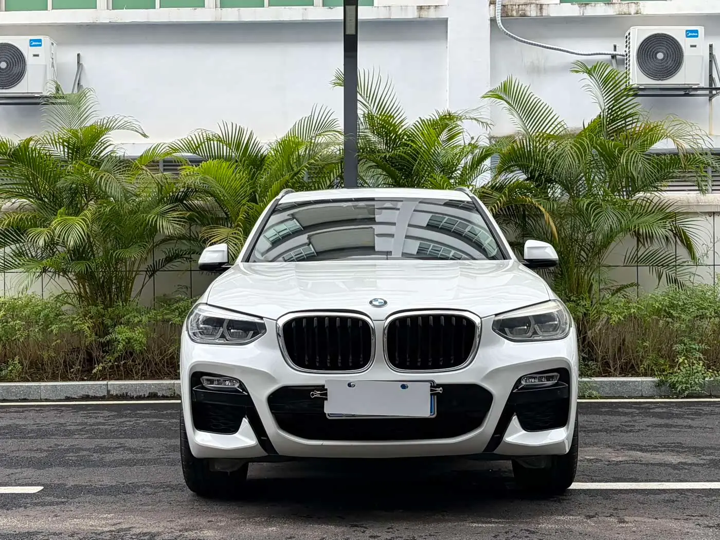 BMW X3 2018 — Фото 2/16