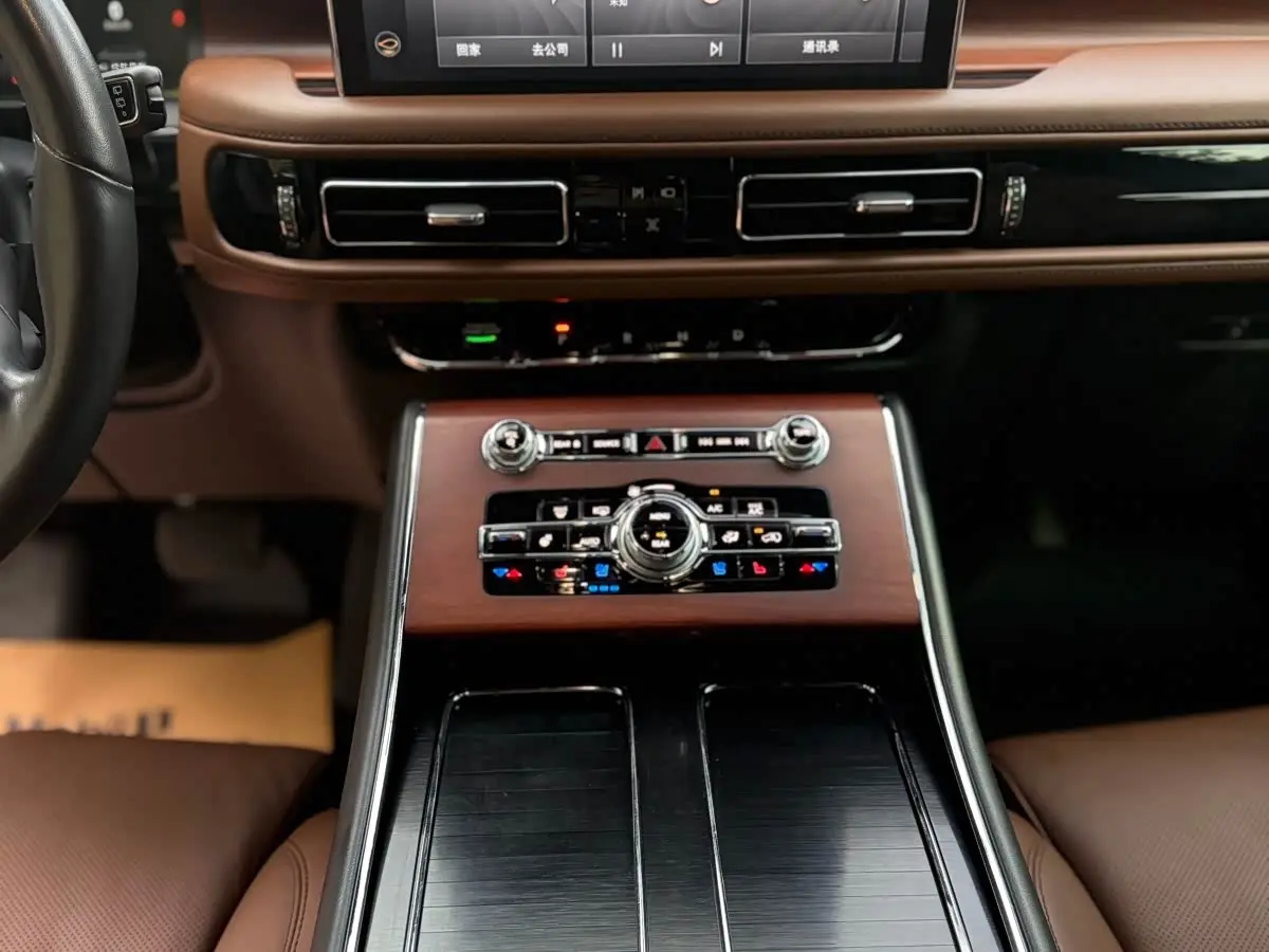 Lincoln Aviator 2021 — Photo 19/19