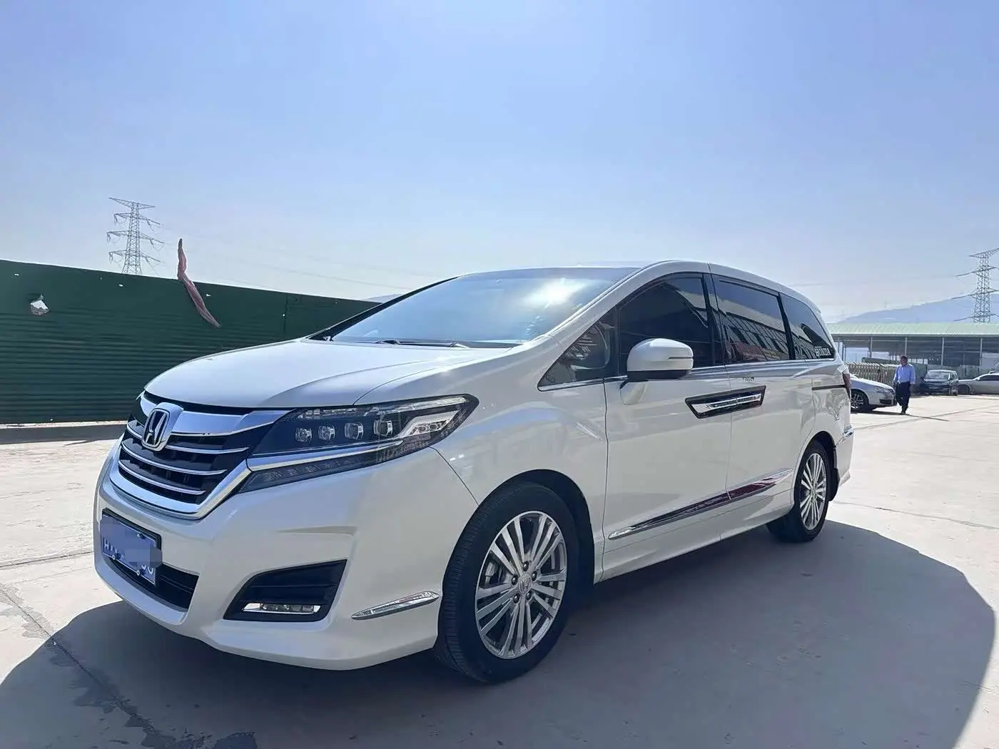 Honda Elysion 2020 — Photo 1/9
