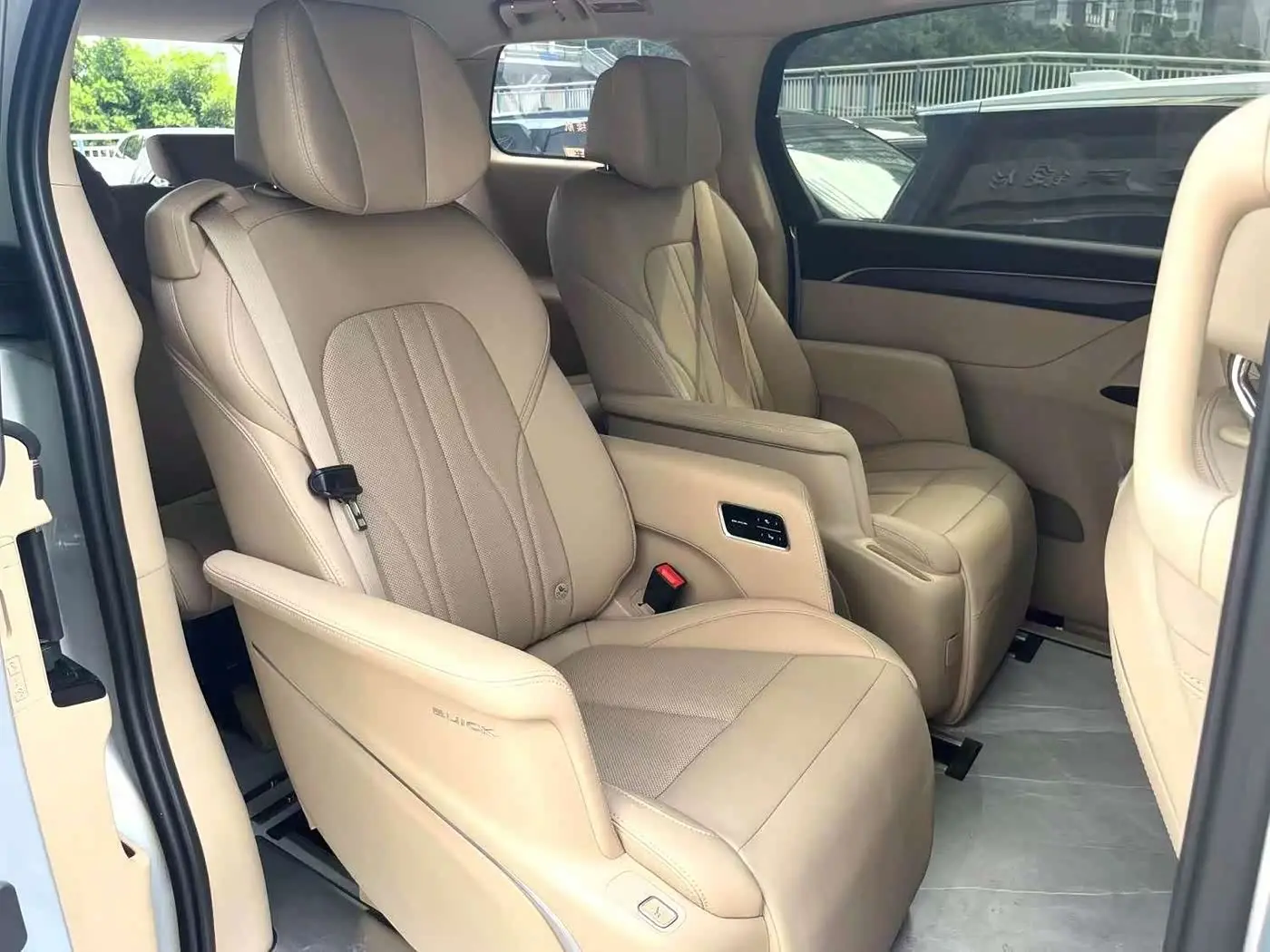 Buick GL8 New Energy 2025 — Photo 5/6