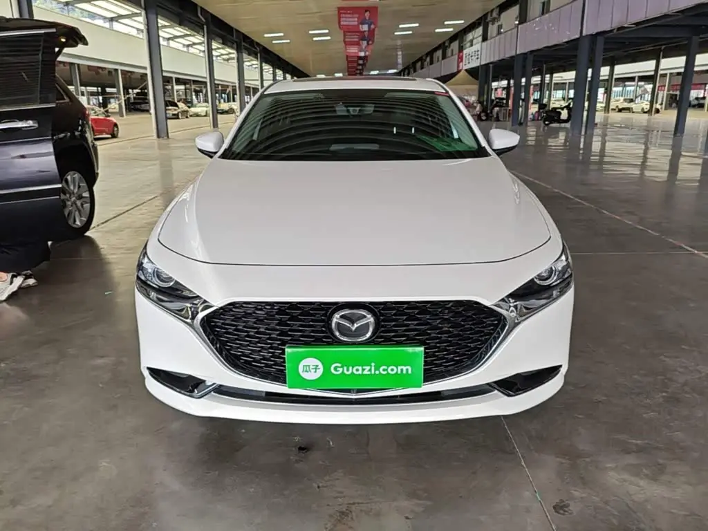 Mazda Mazda3 Axela 2023 — Photo 3/20