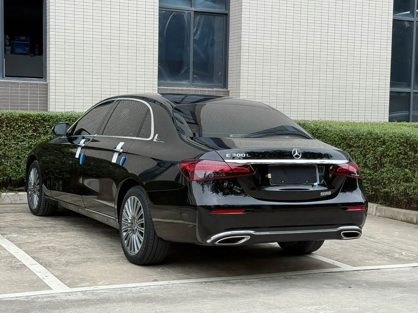 Mercedes-Benz E-Class 2023 — Фото 7/9