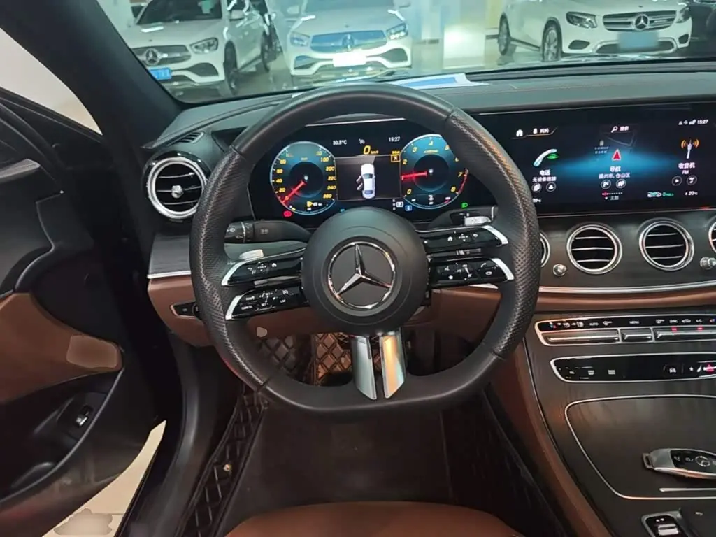 Mercedes-Benz E-Class 2023 — Фото 11/20