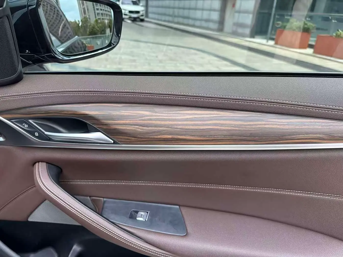 BMW 5 Series 2021 — Photo 16/20