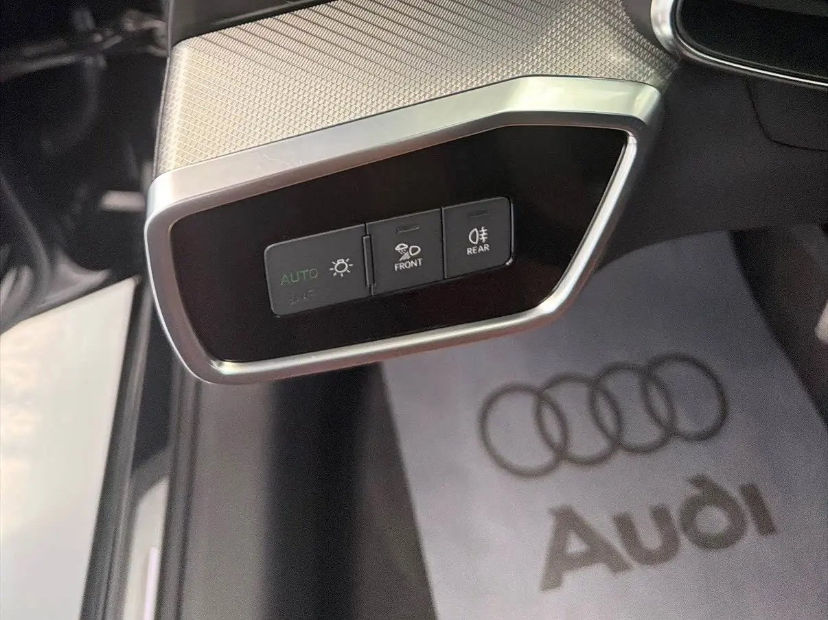 Audi A6L 2020 — Photo 14/20