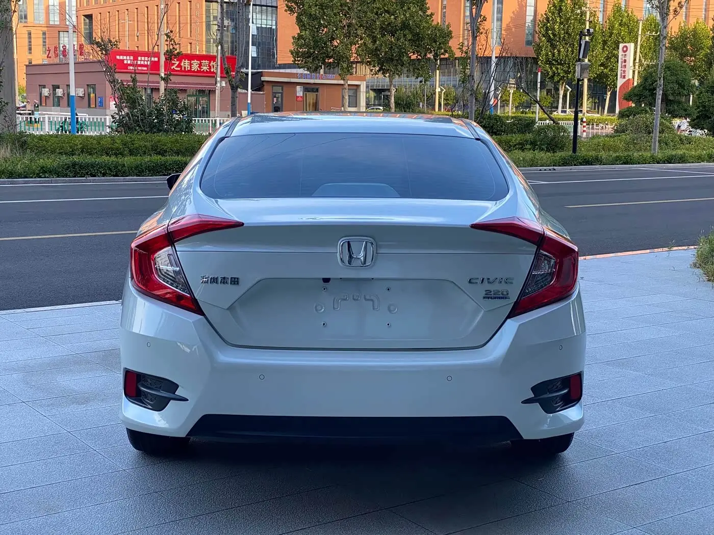 Honda Civic 2022 — Фото 8/14
