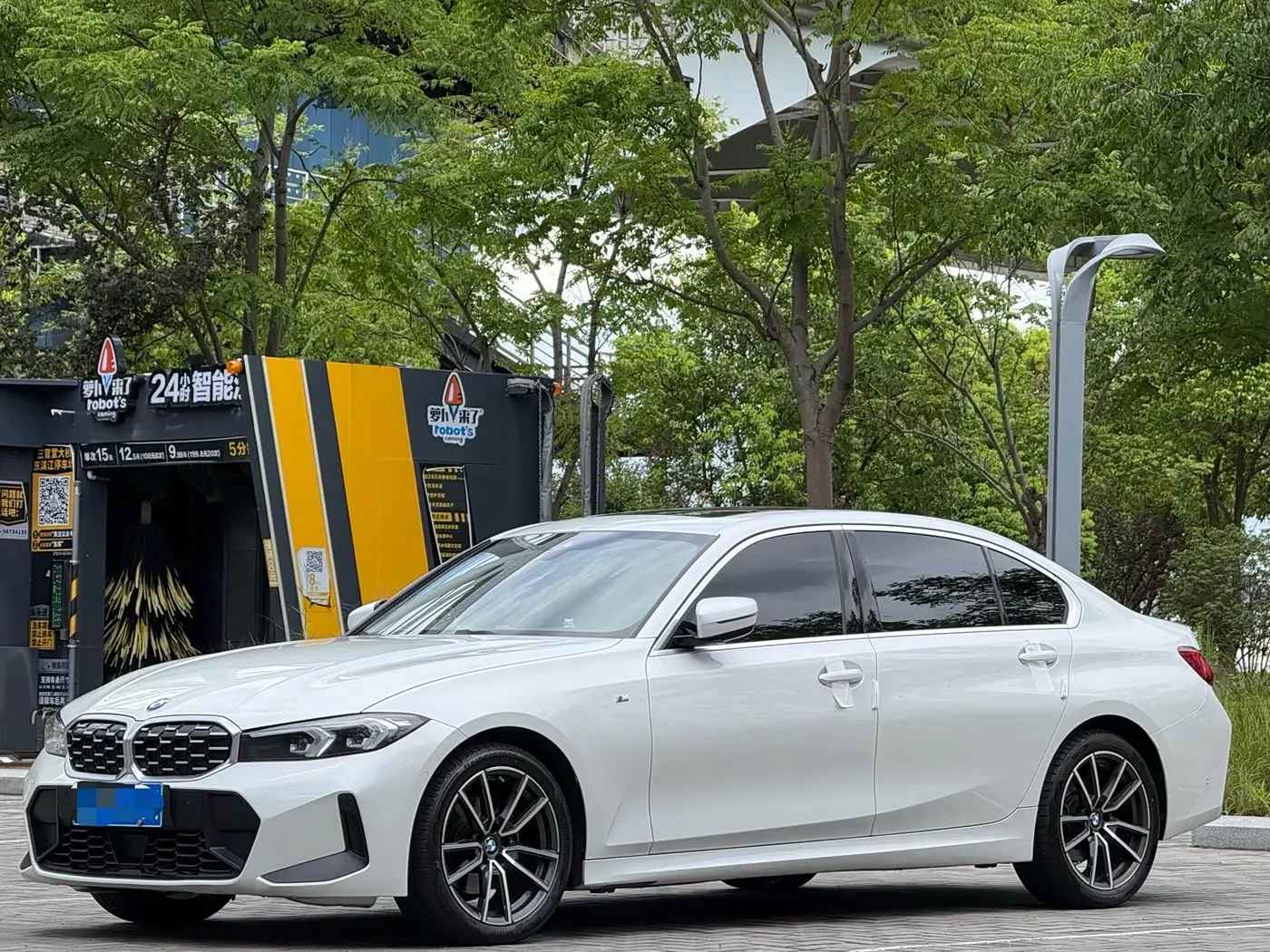 BMW 3 Series 2025 — Фото 1/18