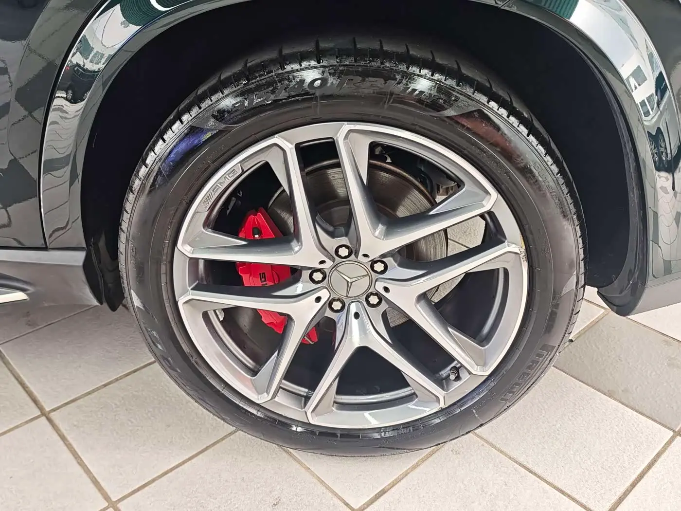 Mercedes-Benz GLE AMG 2023 — Photo 10/17