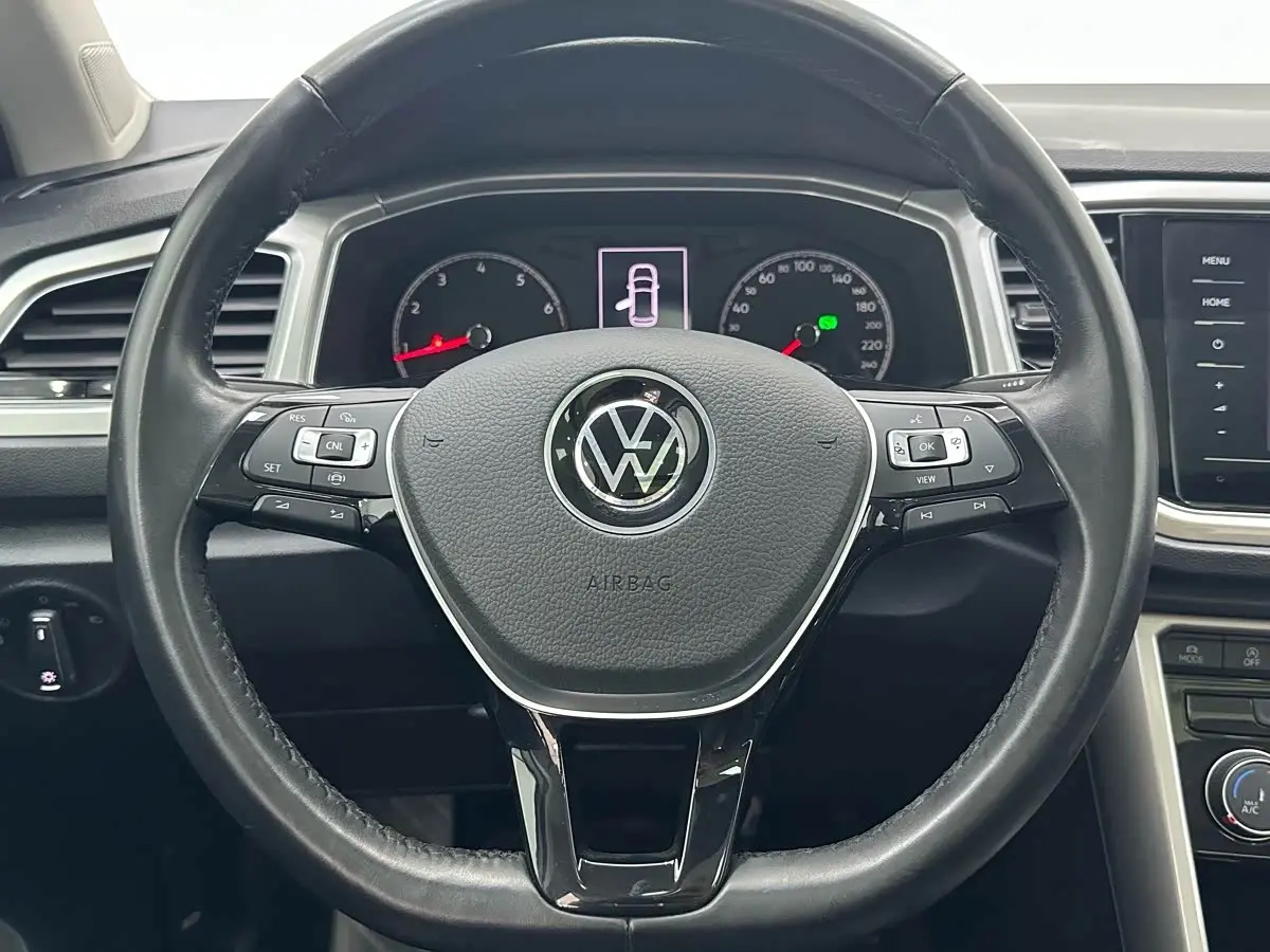 Volkswagen T-ROC 2022 — Photo 11/17