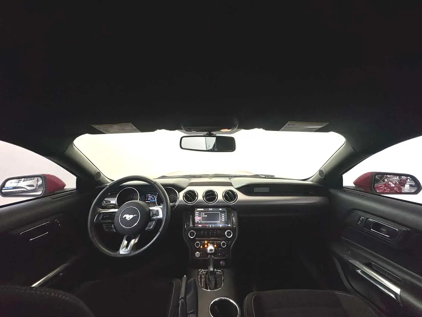 Ford Mustang 2017 — Photo 5/18