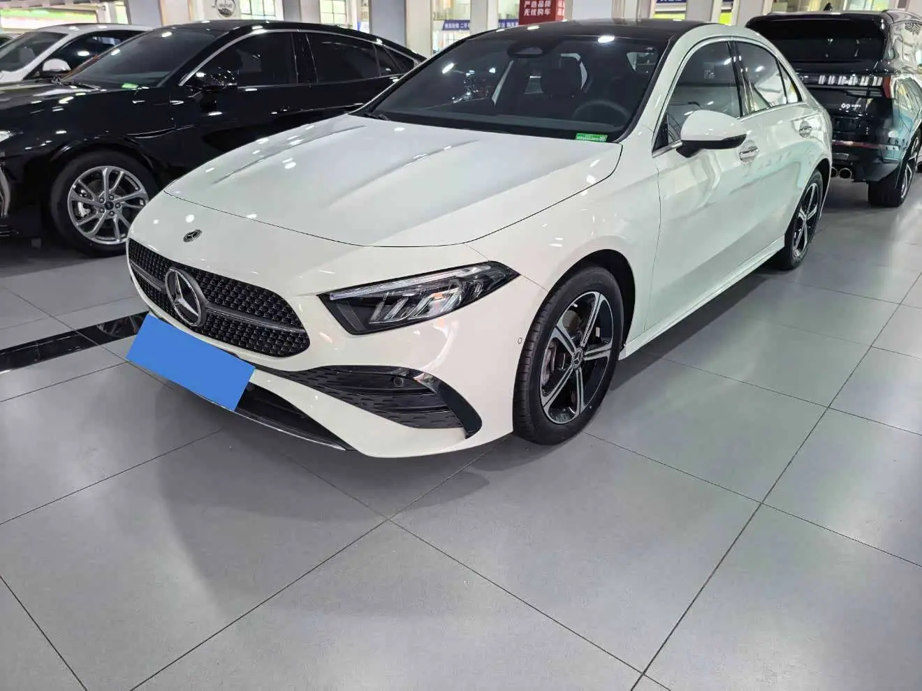 Mercedes-Benz A-Class 2024 — Фото 1/11