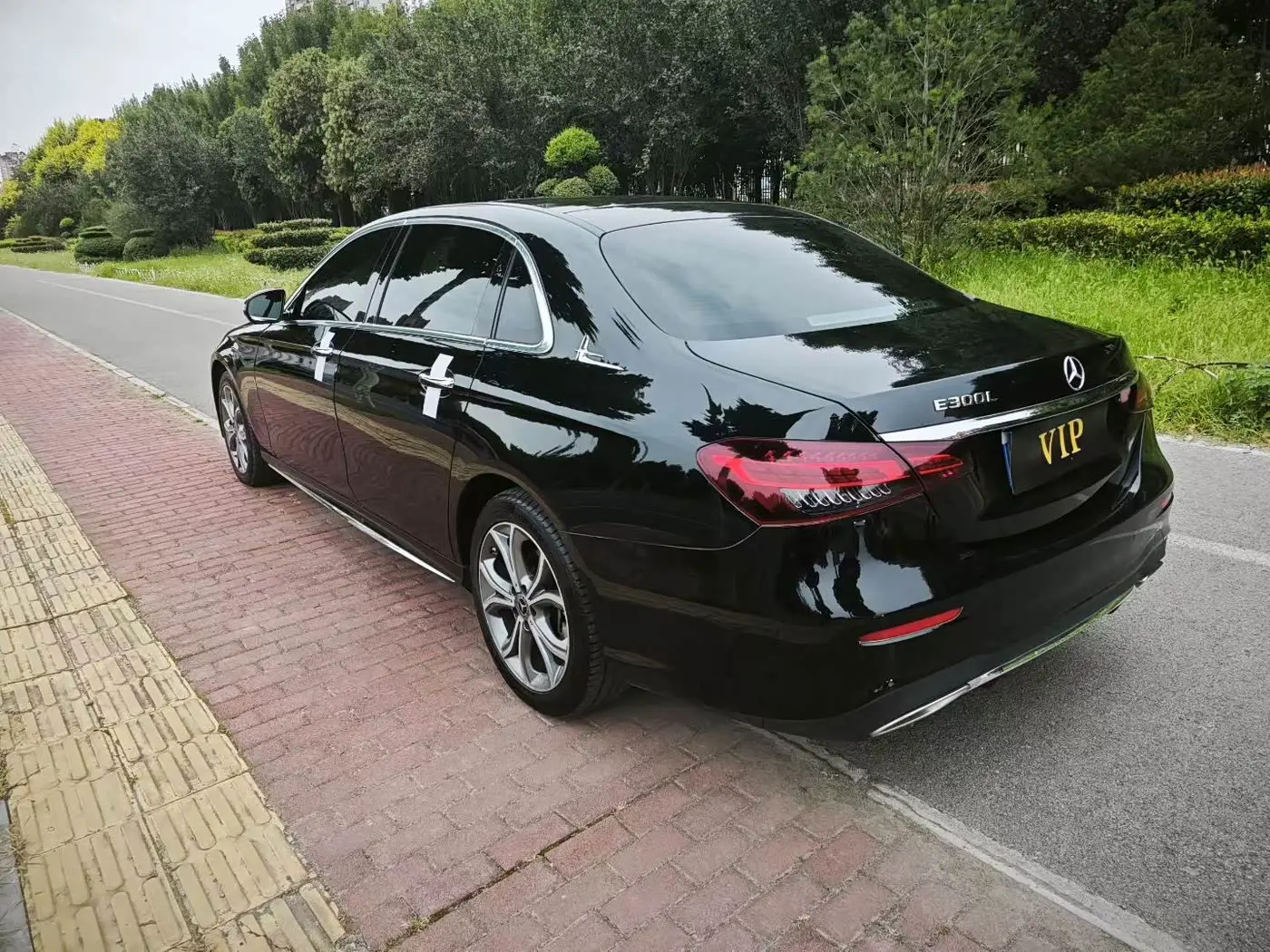 Mercedes-Benz E-Class 2021 — Photo 4/17
