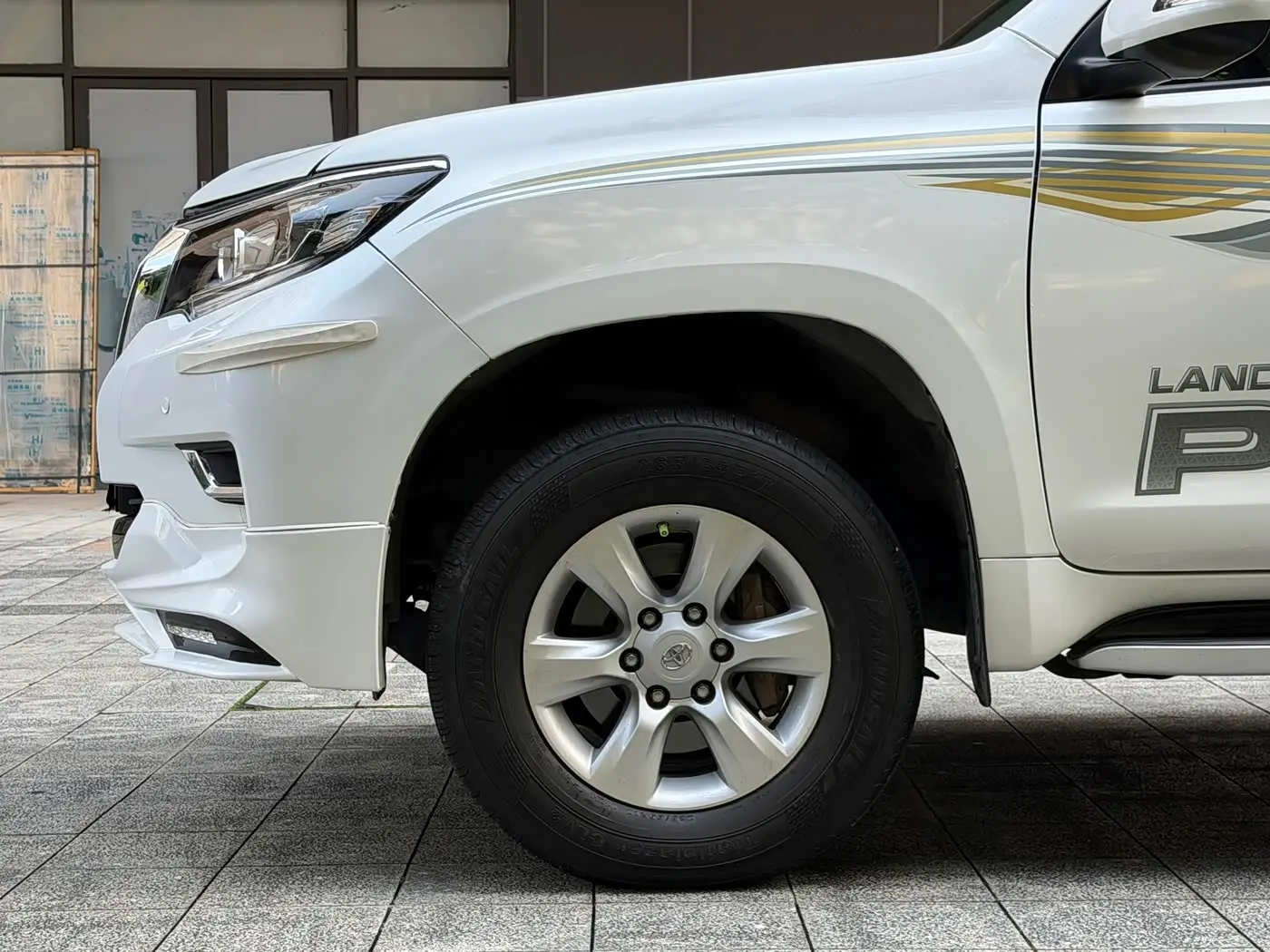 Toyota Prado 2010 — Photo 5/15