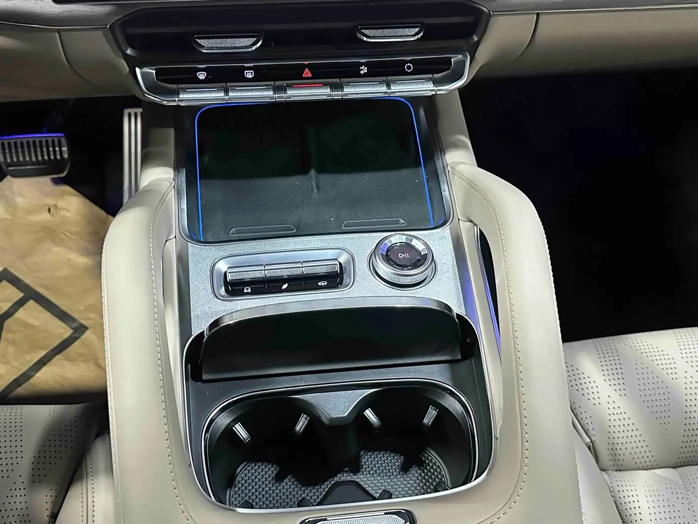ZEEKR 8X 2026 — Photo 19/20