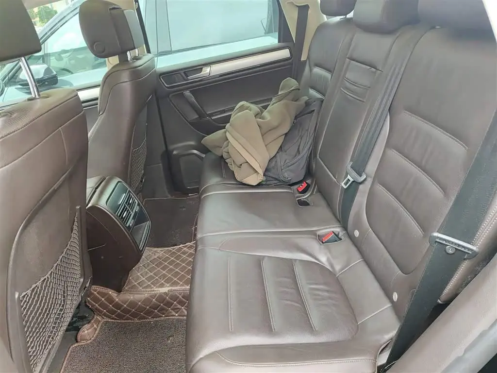 Volkswagen Touareg 2018 — Şəkil 10/20