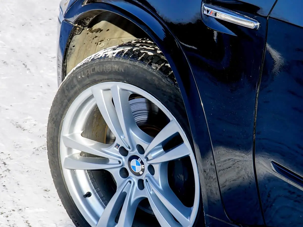 BMW X5 M 2011 — Photo 6/18