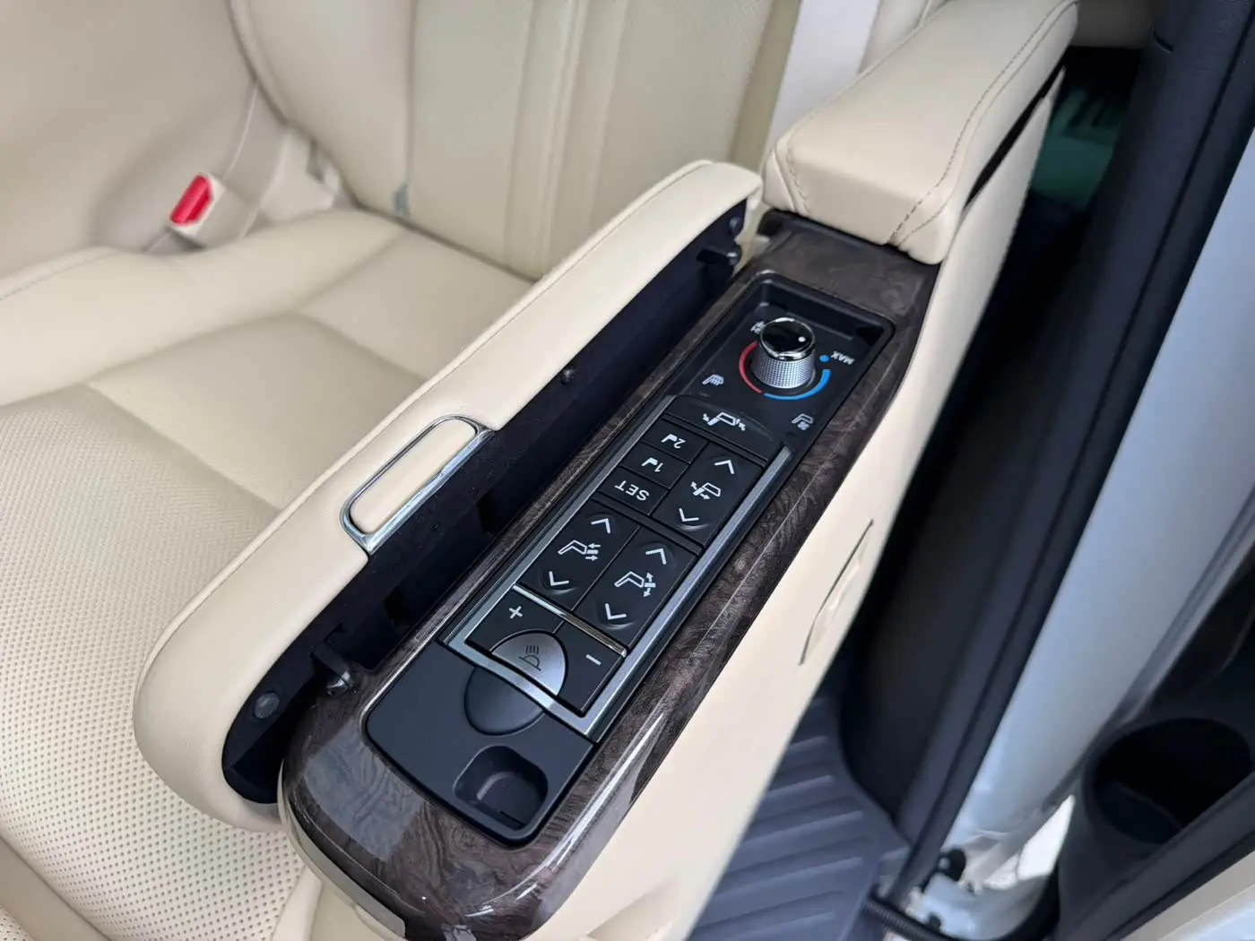 Toyota Alphard 2020 — Photo 18/20