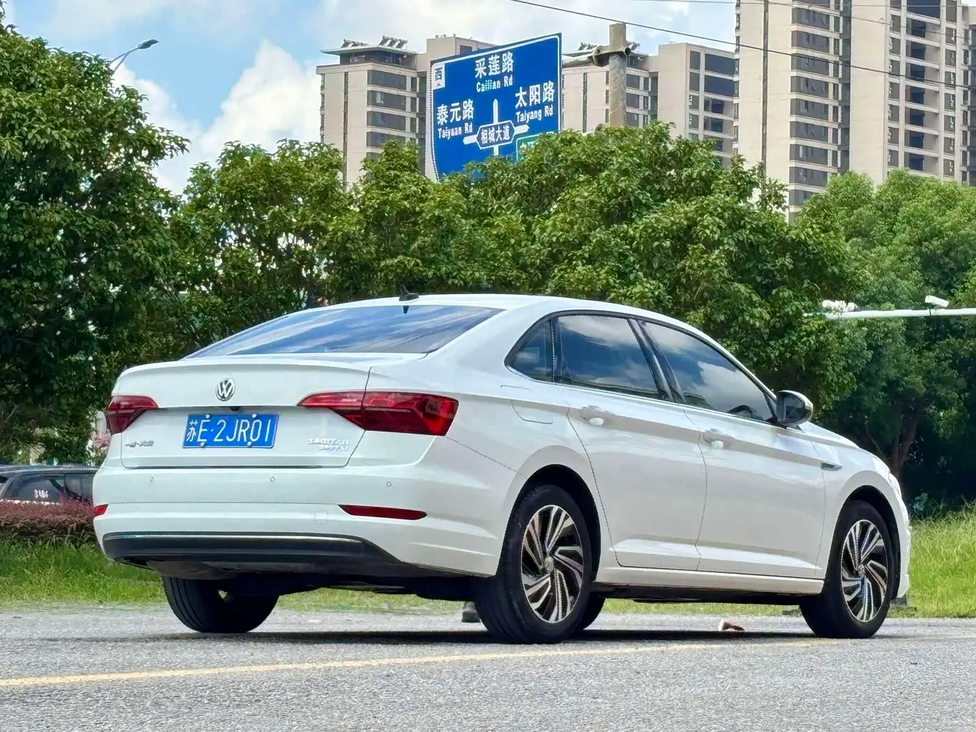 Volkswagen Sagitar 2022 — Photo 7/20