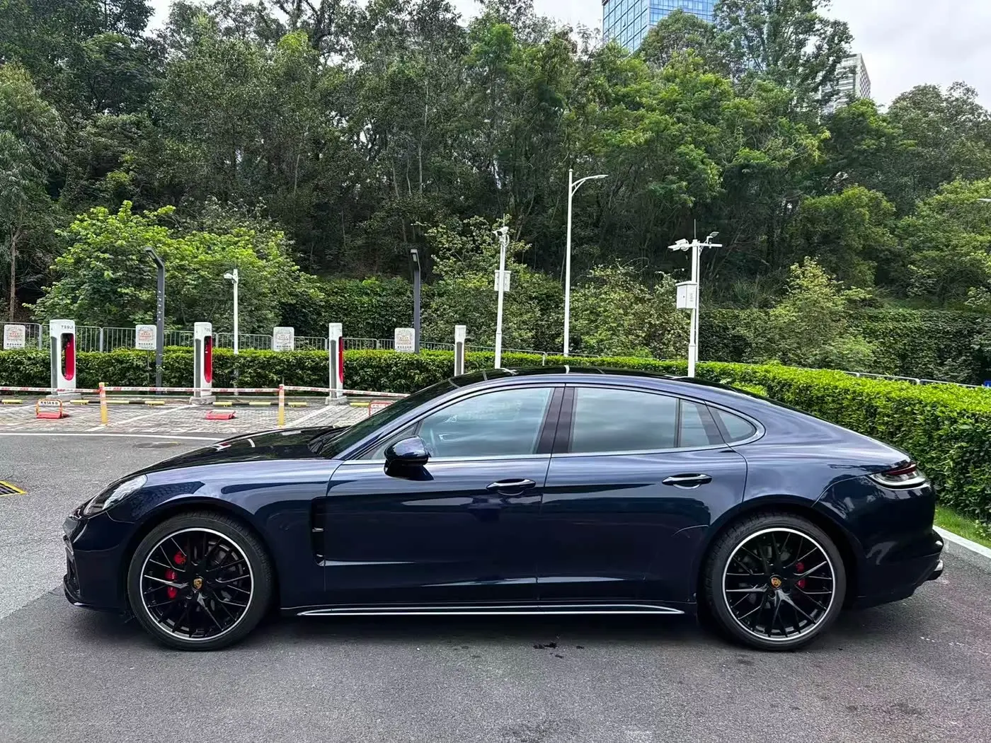 Porsche Panamera 2023 — Şəkil 3/12