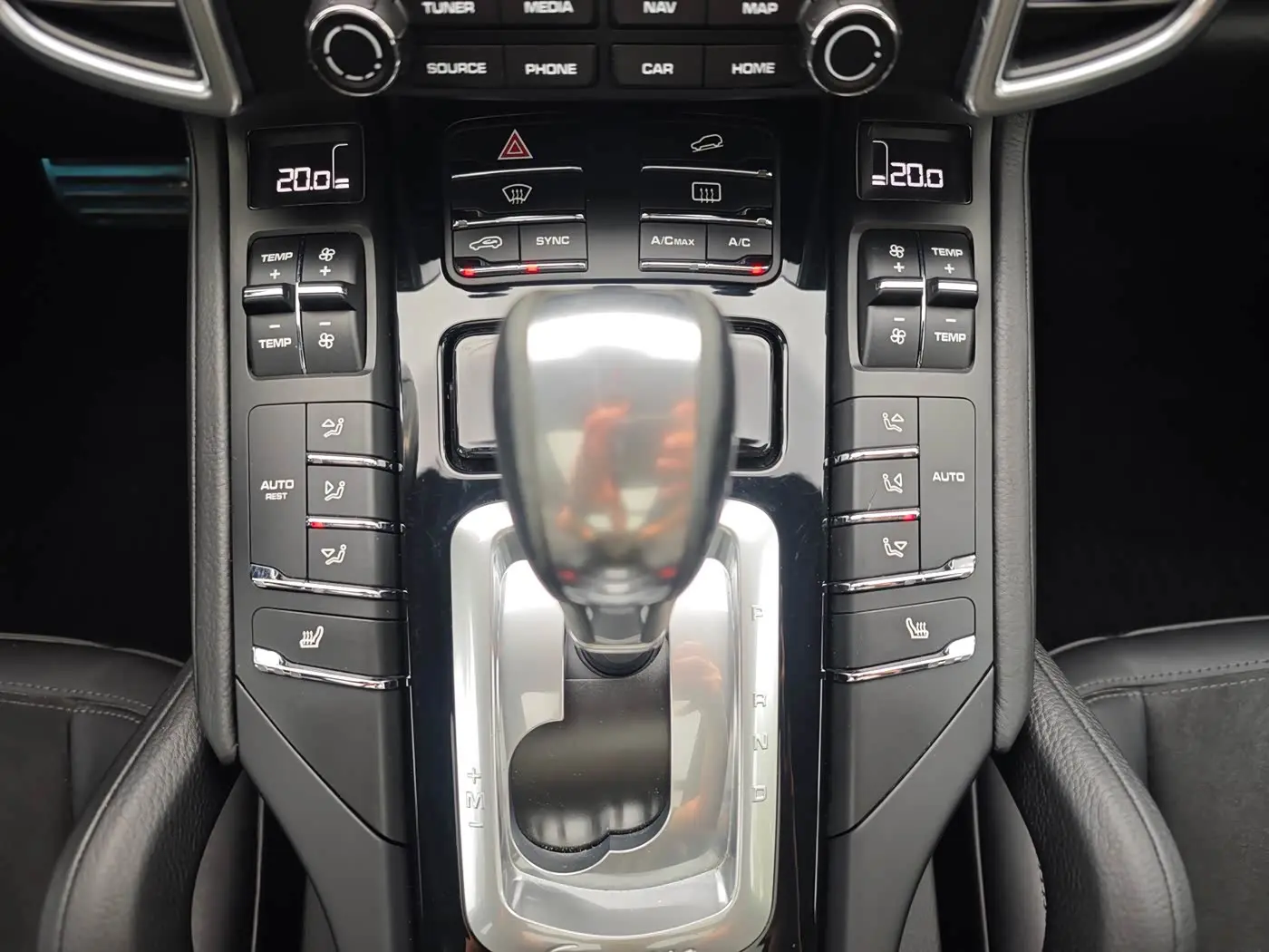 Porsche Cayenne 2016 — Фото 12/20