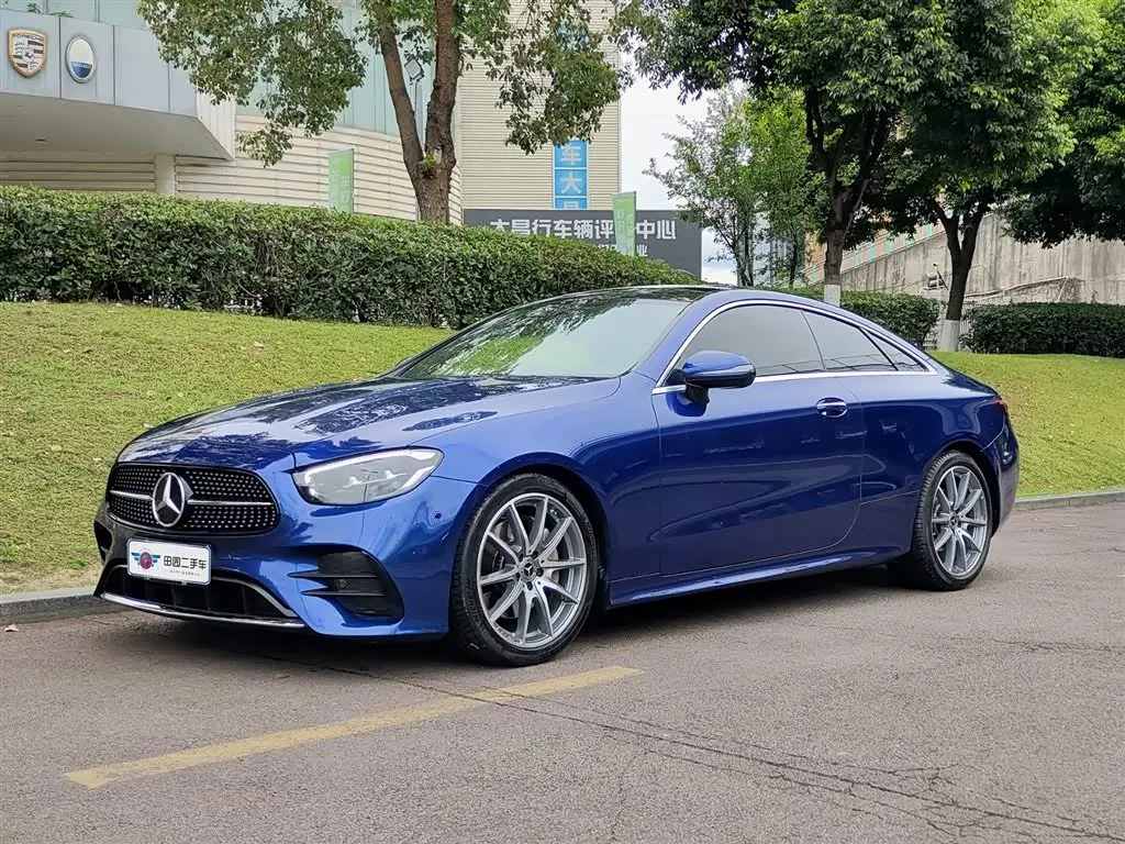 Mercedes-Benz E-Class 2021 — Photo 1/11