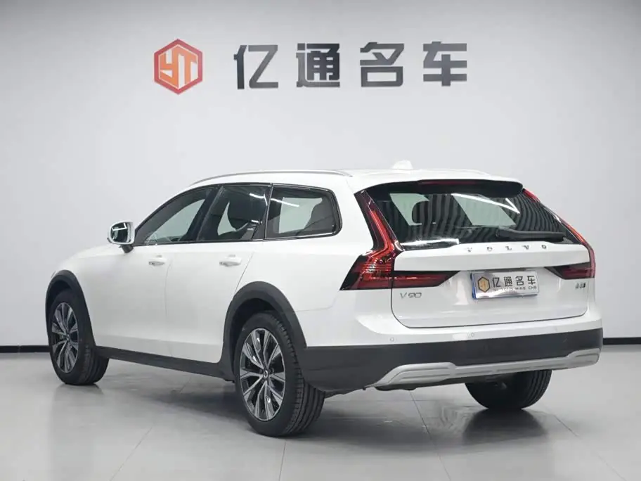 Volvo V90 2023 — Photo 20/20
