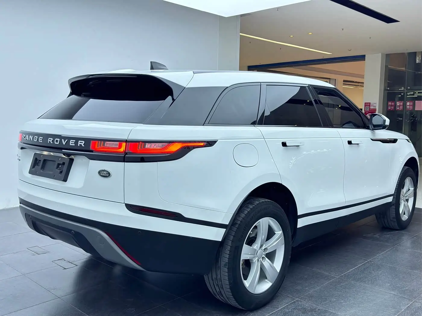 Land Rover Range Rover Velar 2018 — Фото 15/17