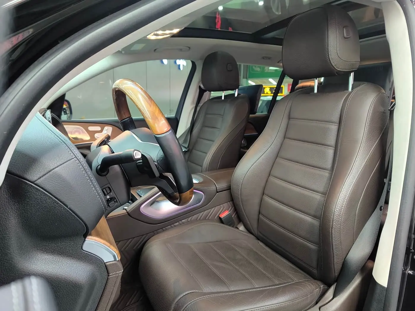 Mercedes-Benz GLS 2021 — Photo 16/20
