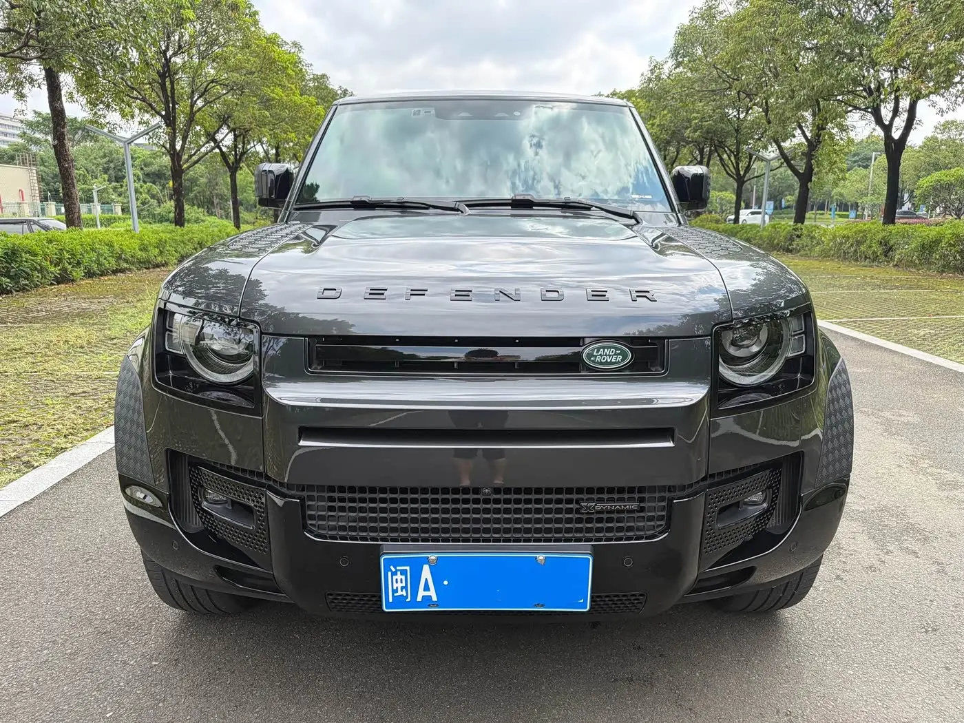 Land Rover Defender 2023 — Photo 3/18