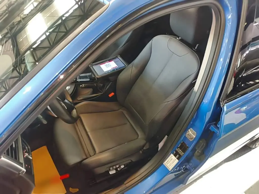 BMW 3 Series 2018 — Фото 15/20