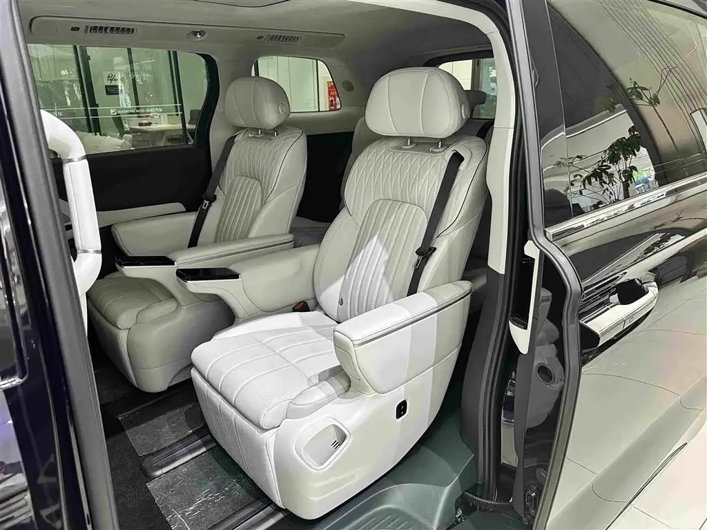 Voyah Auto Voyah Dreamer 2024 — Photo 16/19