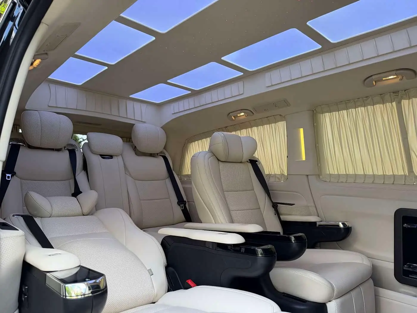 Mercedes-Benz Vito 2020 — Photo 13/17