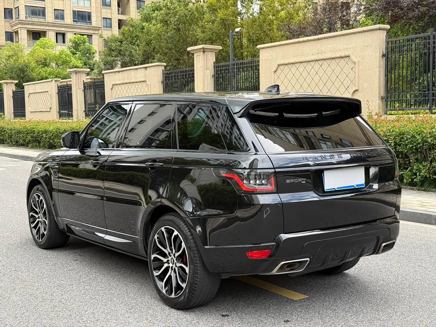 Land Rover Range Rover Sport 2022 — Photo 6/14