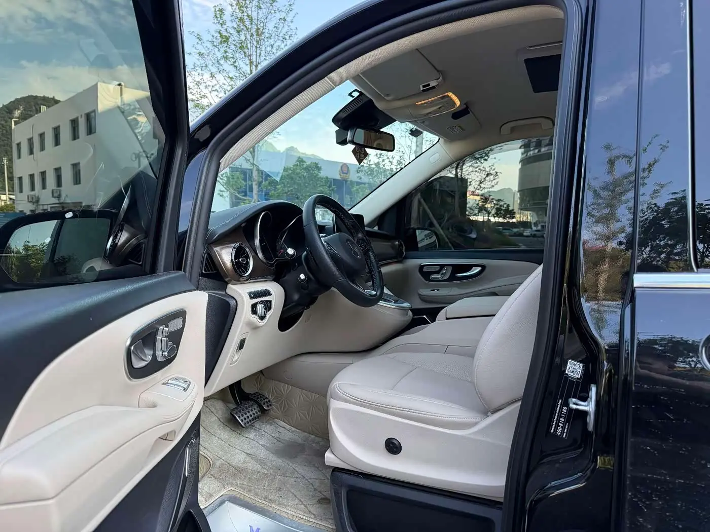 Mercedes-Benz V-Class 2023 — Şəkil 9/19