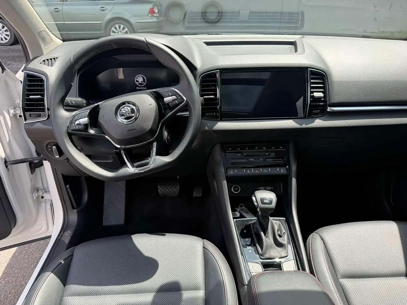 Škoda Karoq 2022 — Photo 11/19