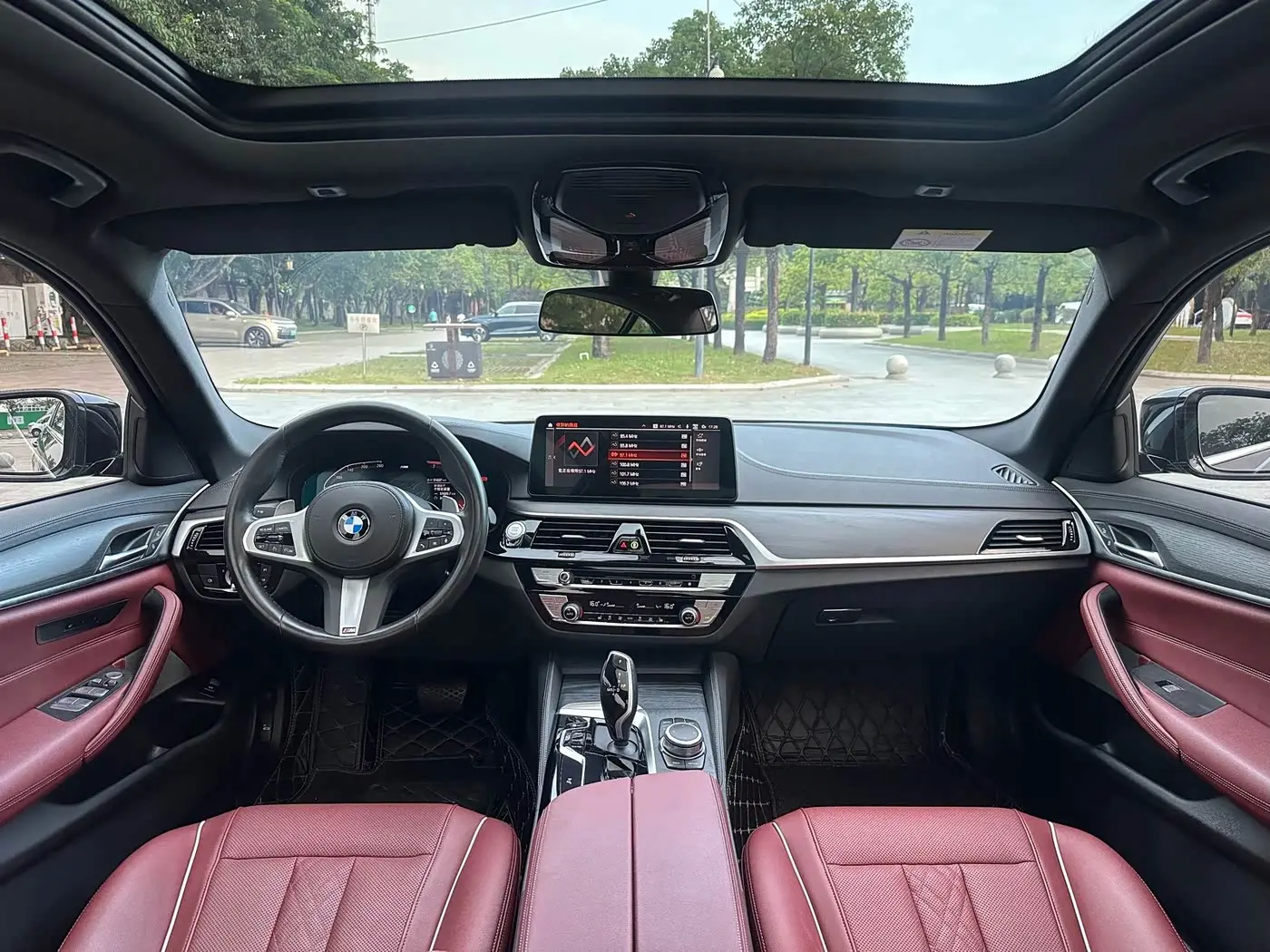 BMW 5 Series 2022 — Photo 6/17