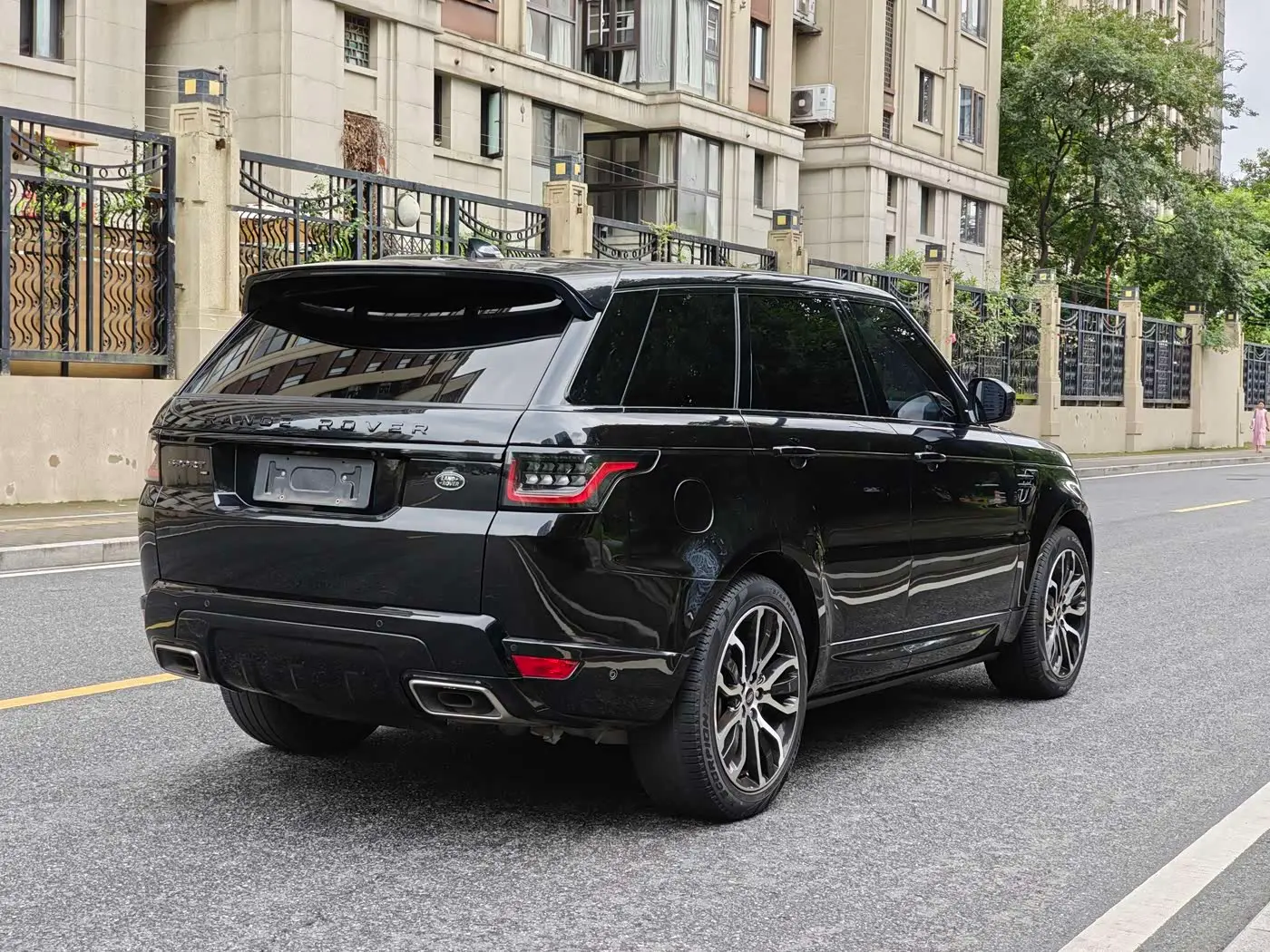Land Rover Range Rover Sport 2022 — Photo 6/18