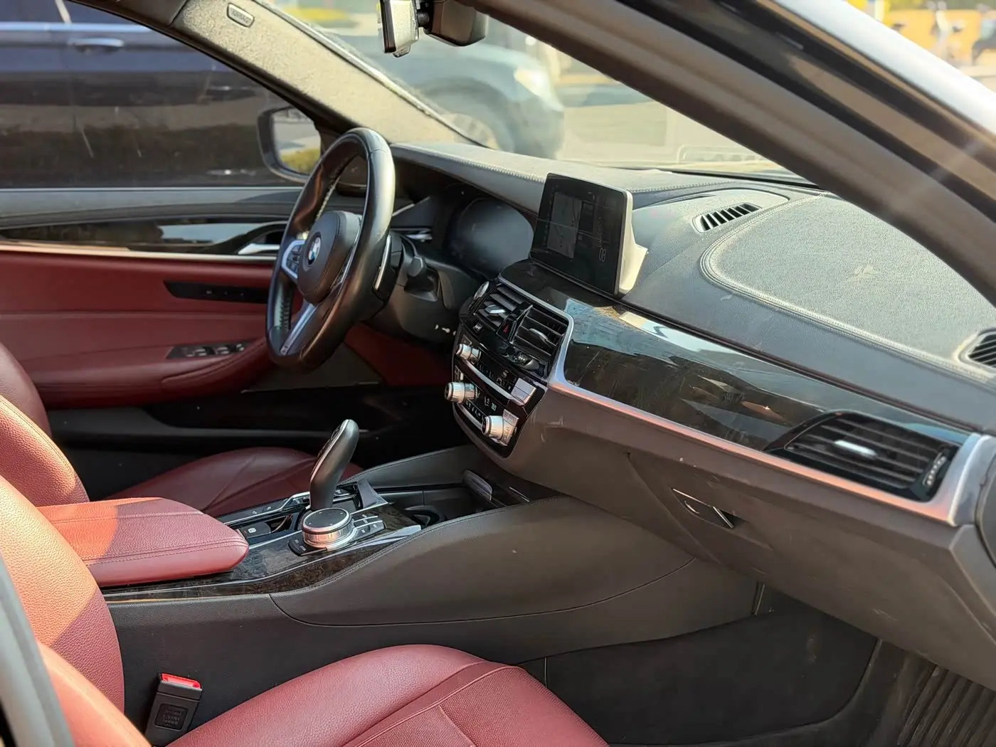 BMW 5 Series 2020 — Photo 11/19