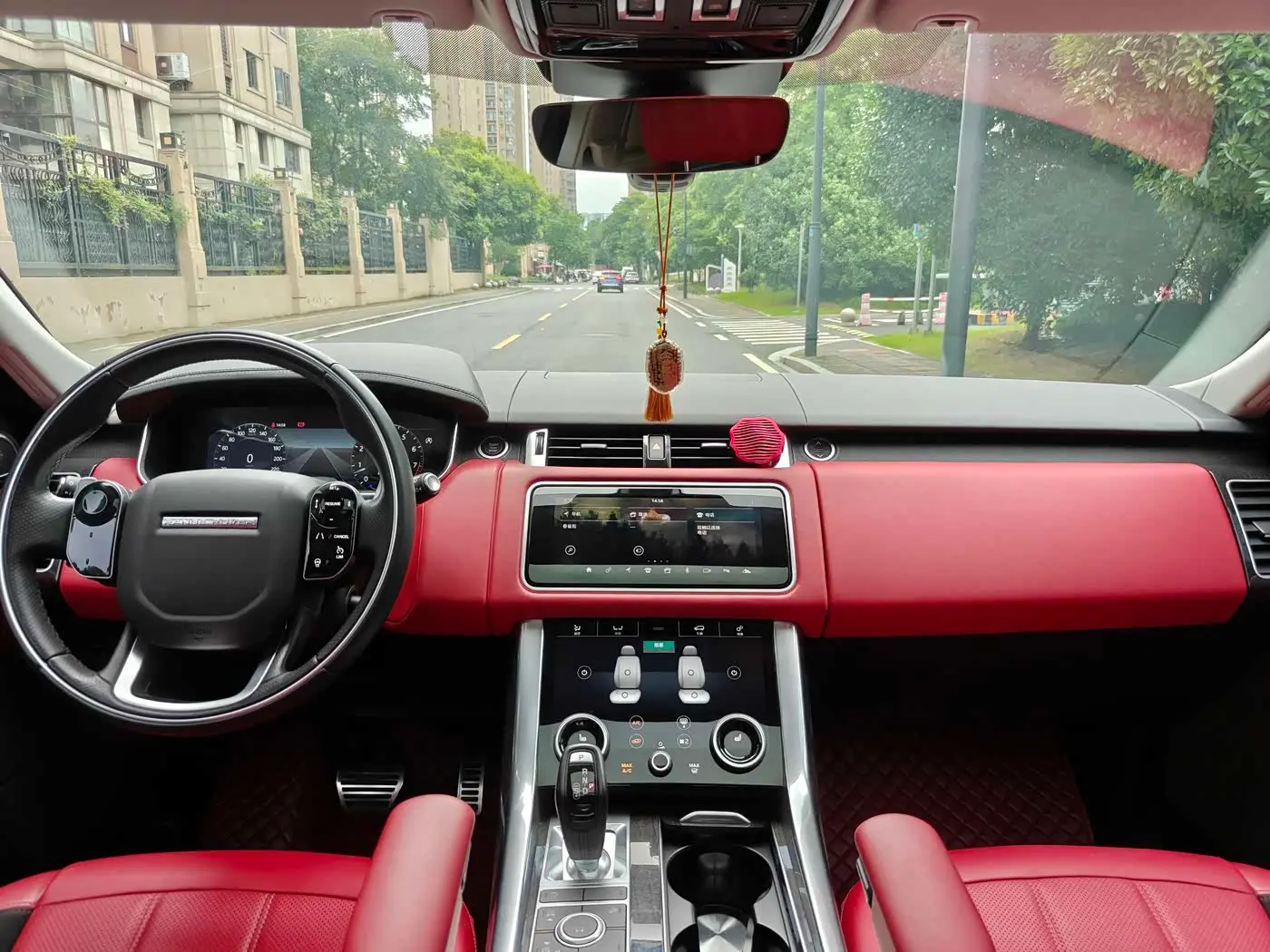 Land Rover Range Rover Sport 2022 — Photo 12/18