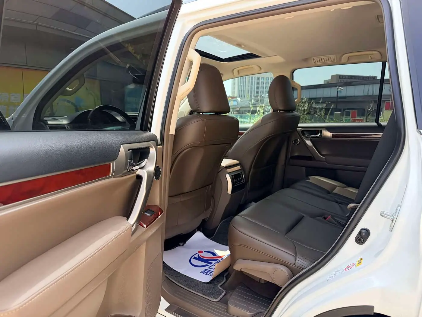 Lexus GX 2013 — Photo 6/16
