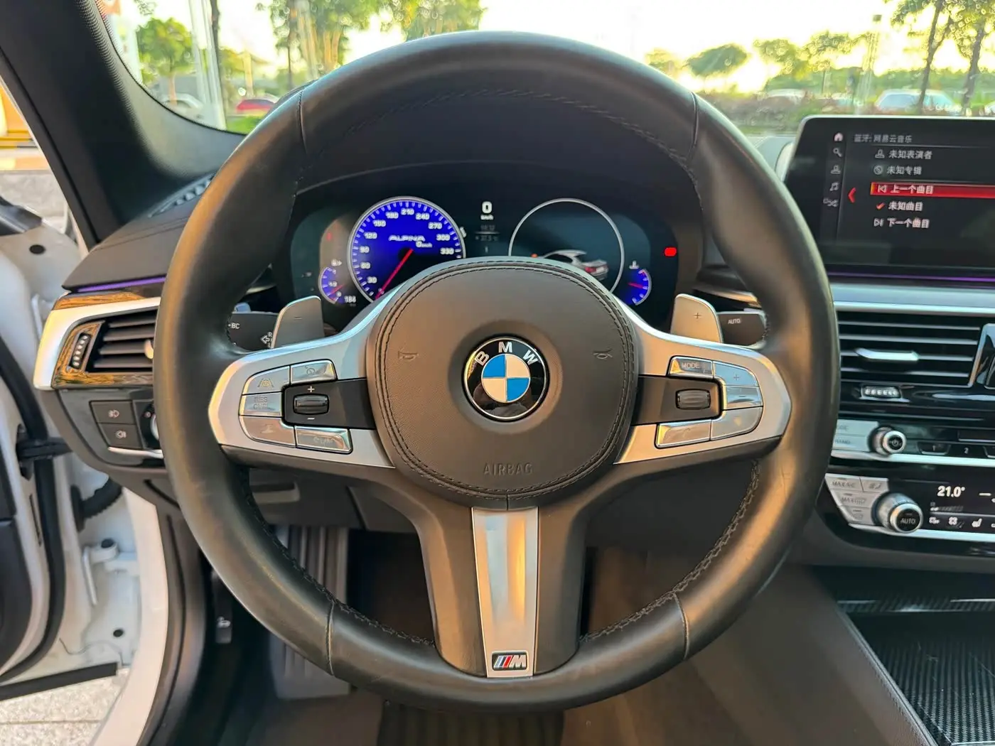 BMW 5 Series 2019 — Photo 6/16