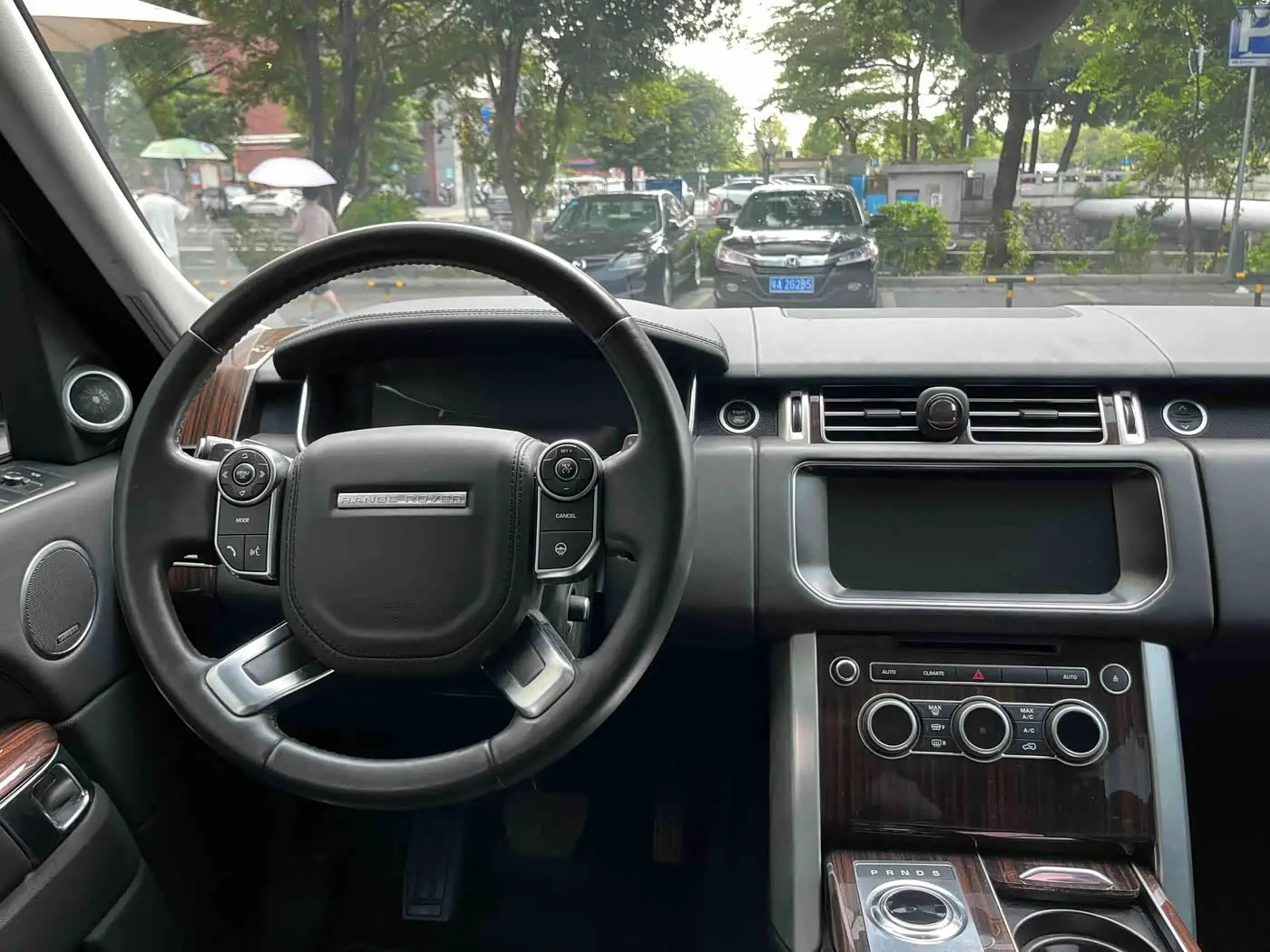 Land Rover Range Rover 2018 — Şəkil 7/10