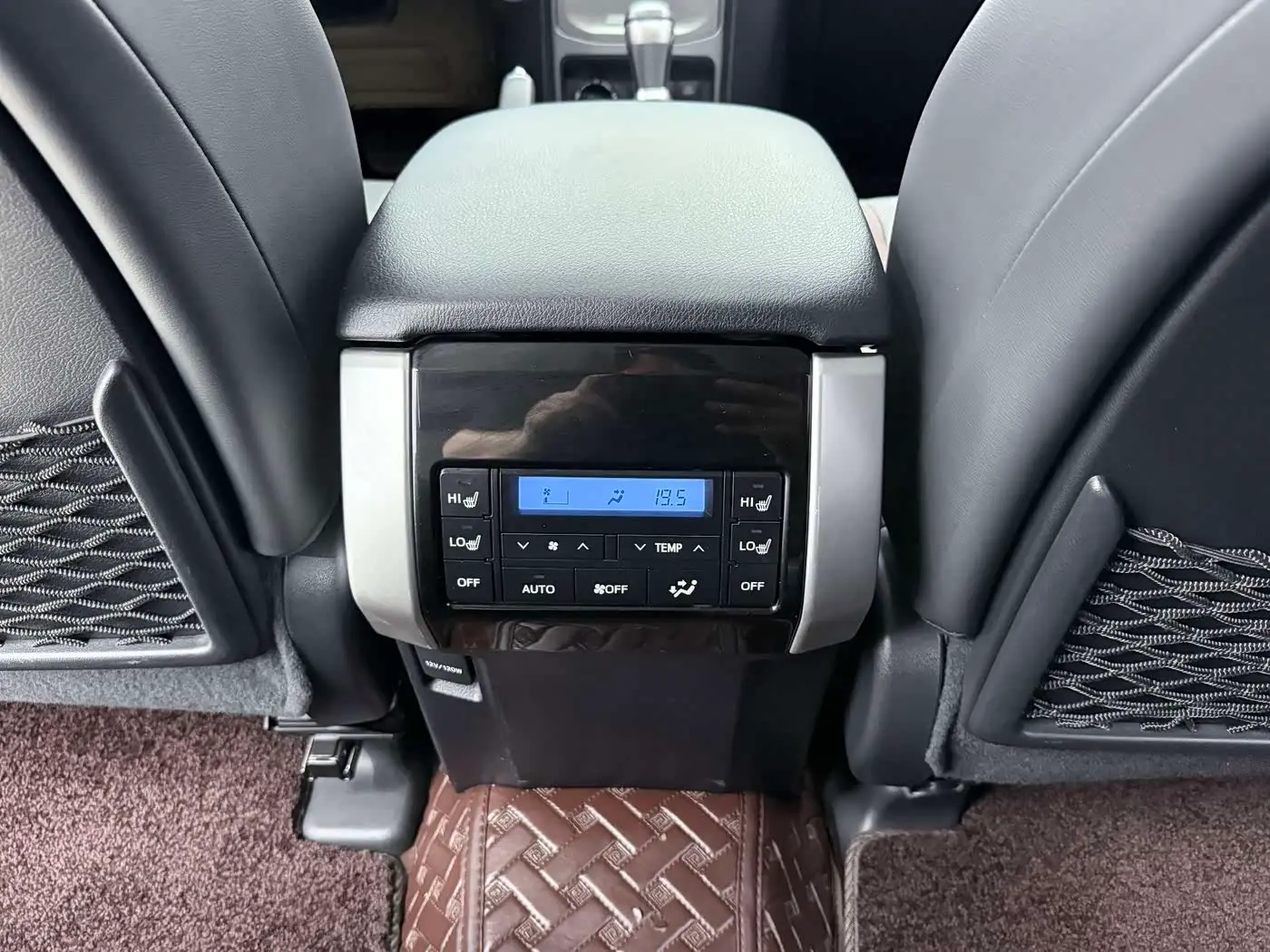 Toyota Prado 2020 — Photo 11/18