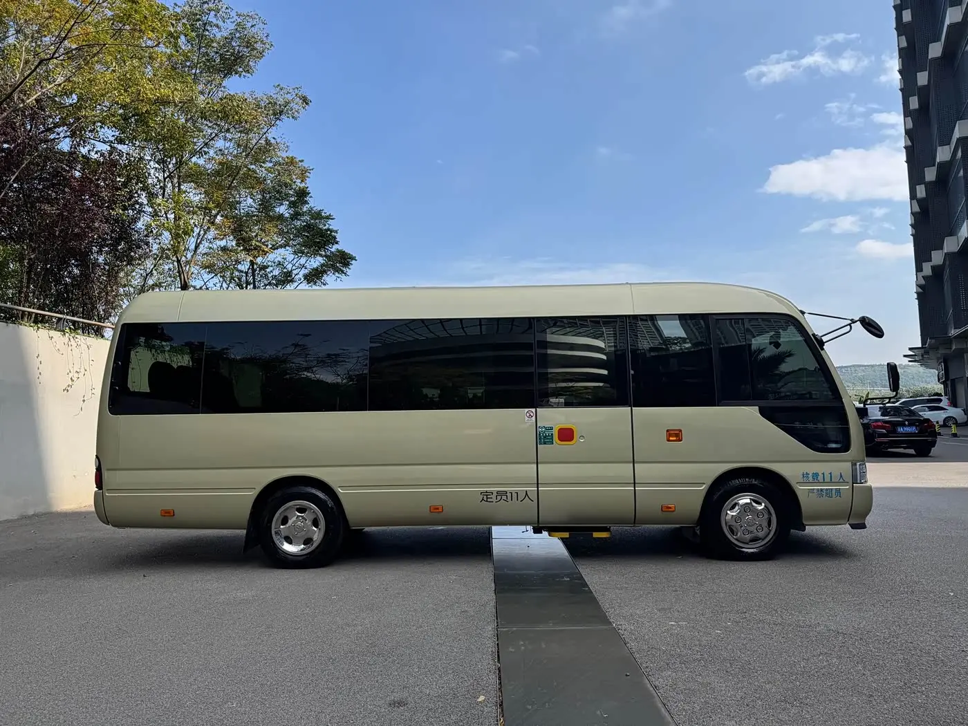 Toyota Coaster 2023 — Photo 4/20