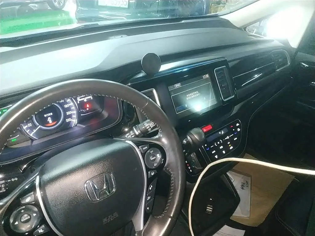 Honda Elysion 2021 — Photo 6/20