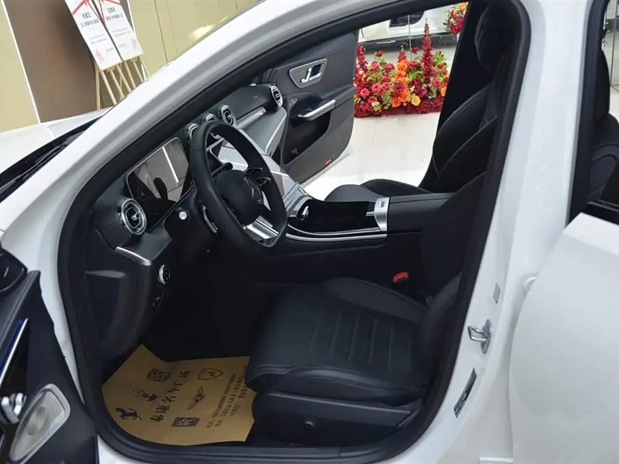 Mercedes-Benz C-Class 2024 — Photo 4/15