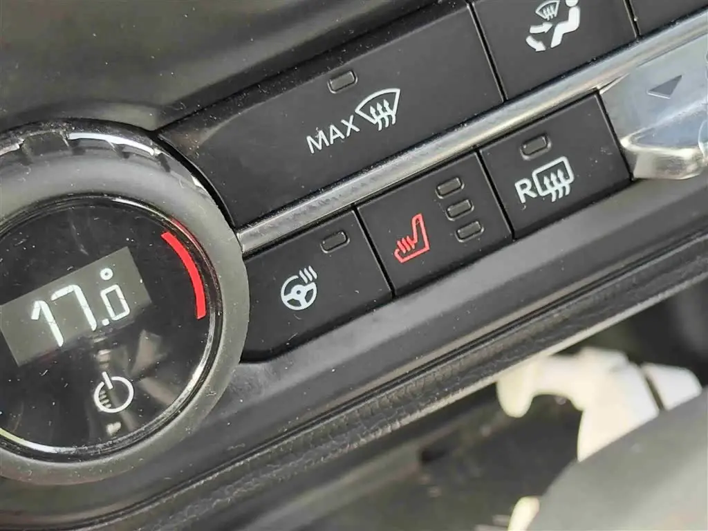 Ford Bronco 2024 — ფოტო 15/20