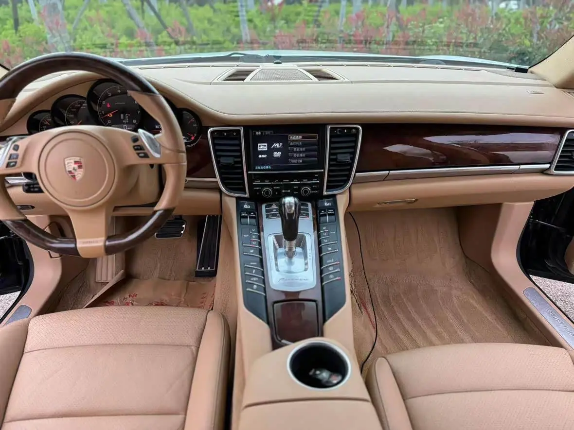 Porsche Panamera 2011 — Photo 7/9