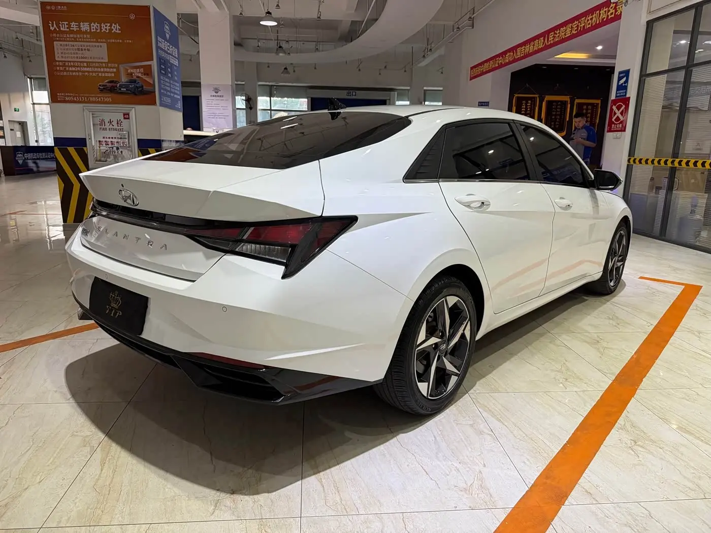 Hyundai Elantra 2023 — Şəkil 4/19