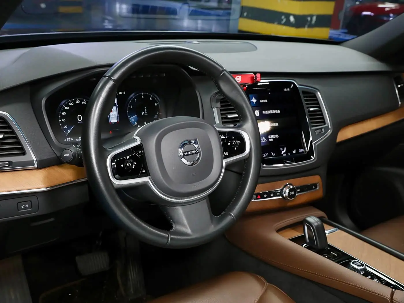 Volvo XC90 2020 — Фото 13/20